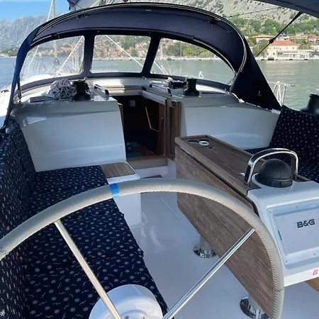 Hotel en barco Orange Fly *
